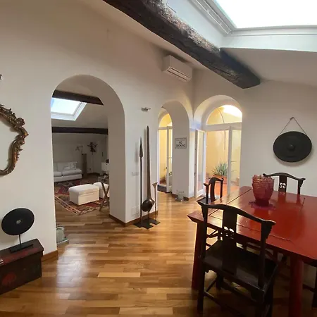 Apartment Di Charme Con Terrazzo In Brera