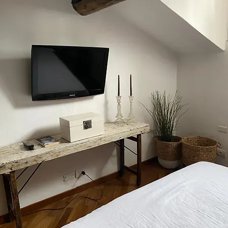 Di Charme Con Terrazzo In Brera Apartment Milan