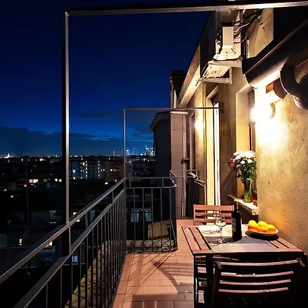 Skyline In Citta Studi A 1 Minuto Dal Metro Con Terrazzo Wi-fi E Netflix * ミラノ