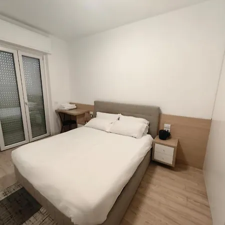 Cenisio 2 * Milan