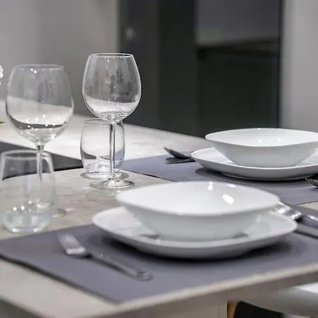 Contemporary Loft - Station Apartman Milánó