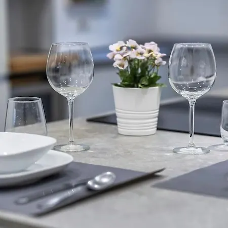 Contemporary Loft - Station