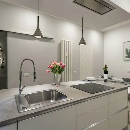 Contemporary Loft - Station Apartman *