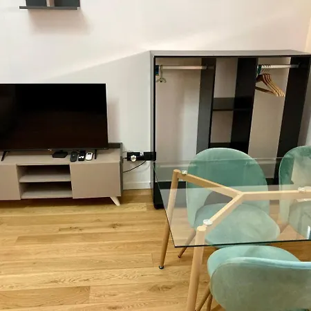 Modern Loft Close To Gorla Apartment