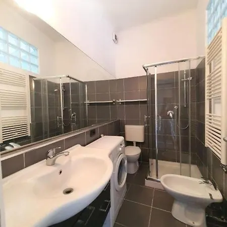 Lejlighed Convenienza E Ottimo Collegamento Coi Mezzi - Imbriani Urban Retreat