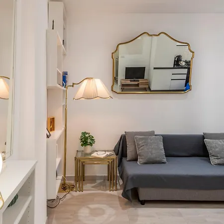 Appartamento Pomponazzi, 4 Bilocale In Zona Bocconi Navigli Milano