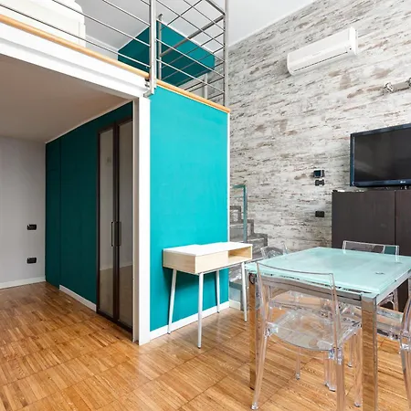 Guesthost - - Gorla M1 Modern Studio!