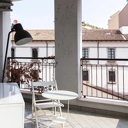 Isola District Terrace -youhosty Apartman