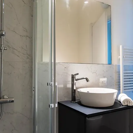 Isola District Terrace -youhosty Apartman *