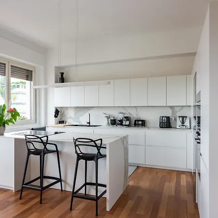 De Amicis Apartment Milan