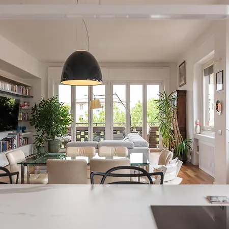Apartment De Amicis Milan