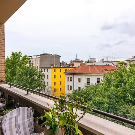Apartment De Amicis *