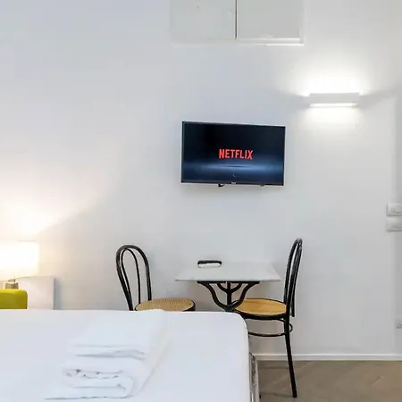 Alzaia Apartment Milan