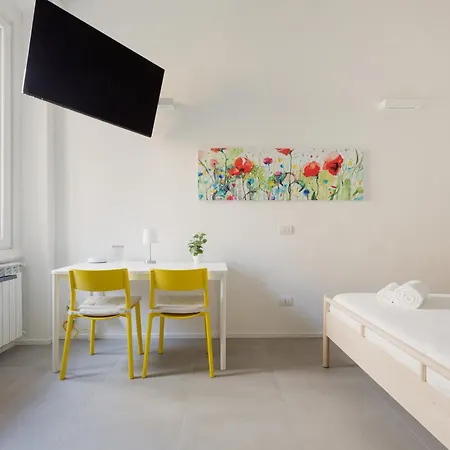 Guesthost - Corso Vercelli Cosy And Bright شقة *