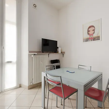 M4 Argonne Balcony * Milan