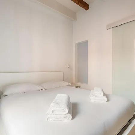 Guesthost - Bright -pasteur M1 Lägenhet Milano