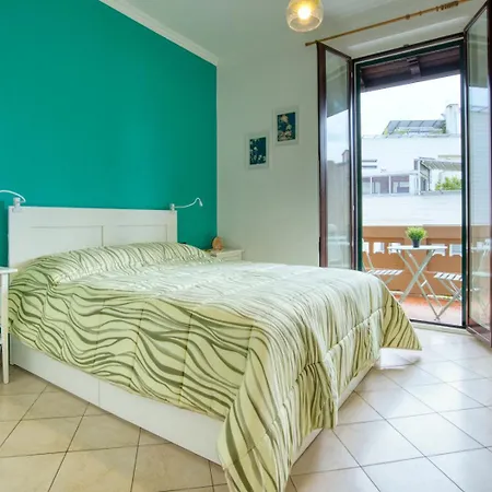 Guesthost - Giallo In Milano! *