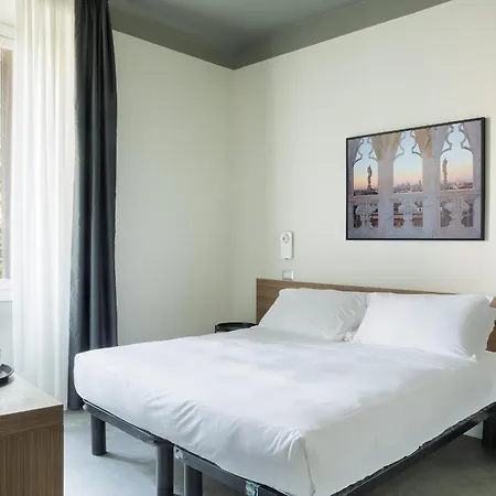 Hotel 22 Marzo 2*