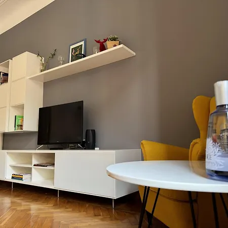 Via Stradivari - Vicino Duomo *