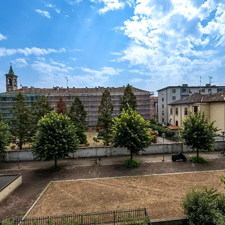 Cozy Rogoredo Next To The Metro And Train Station * Milano