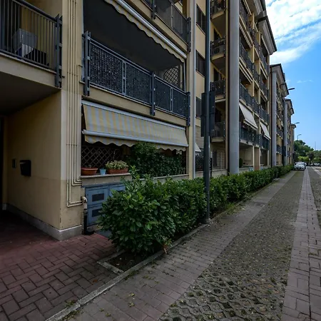 Cozy Rogoredo Next To The Metro And Train Station