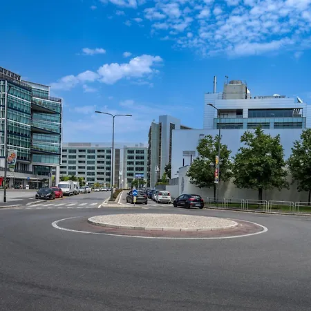 Cozy Rogoredo Next To The Metro And Train Station Appartamento Milano