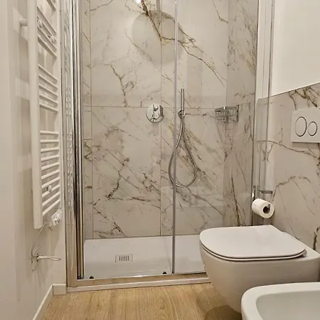 Urban De Angeli, 7 Milaan