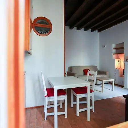 Charming Flat In Brera * Milan