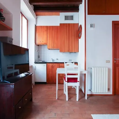 Charming Flat In Brera Milan