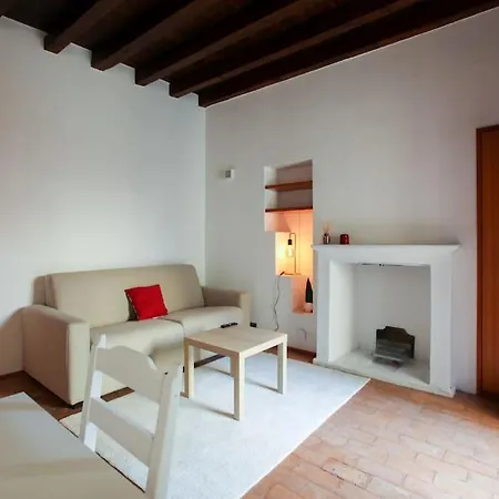 Charming Flat In Brera Apartment *