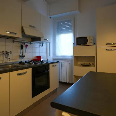 Graziosa Abitazione Immersa Nel Verde * Milan
