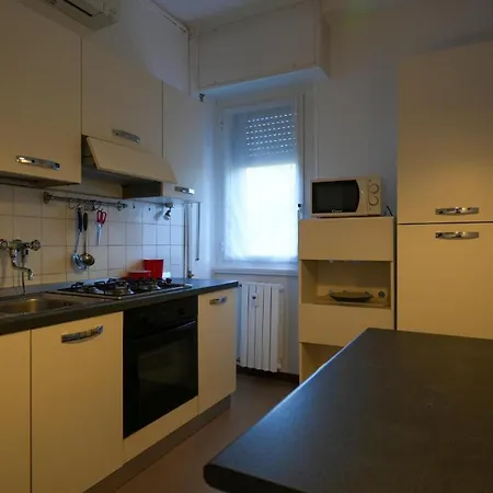 Graziosa Abitazione Immersa Nel Verde * Milan