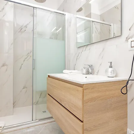 Cozy - 2 Konukevi Milano