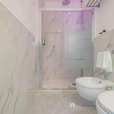 Pensión Luxury - 1