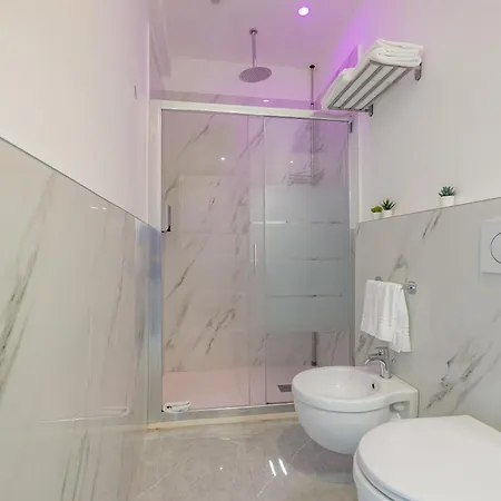 Pensión Luxury - 1 Milán