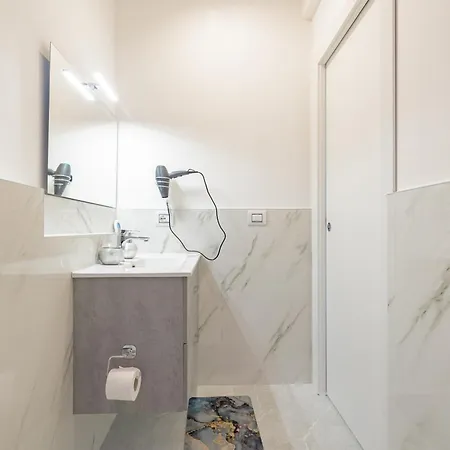 Luxury - 1 3* Milano