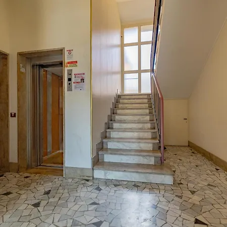 Luxury - 1 3* Milano