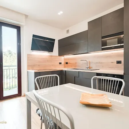 Bonola , Free Parking Apartment Milan