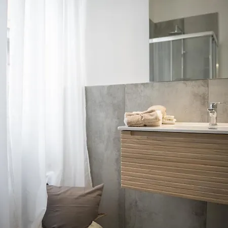 Viale Troya Modern Bilo - Design District Milano