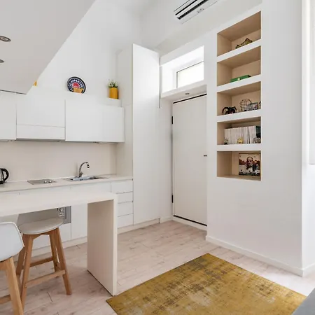 Cozy Loft In Navigli Διαμέρισμα