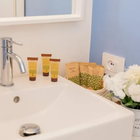 I Host - Juvara 26 * Milano