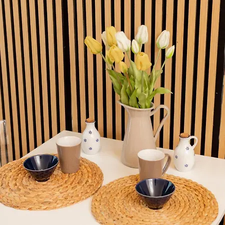 I Host - Juvara 26 *