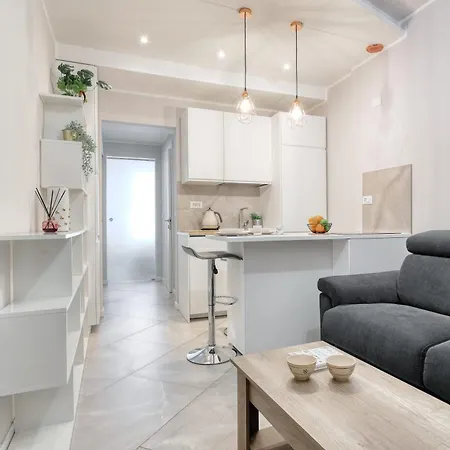Joivy Modern Centre Flat Apartment Milan