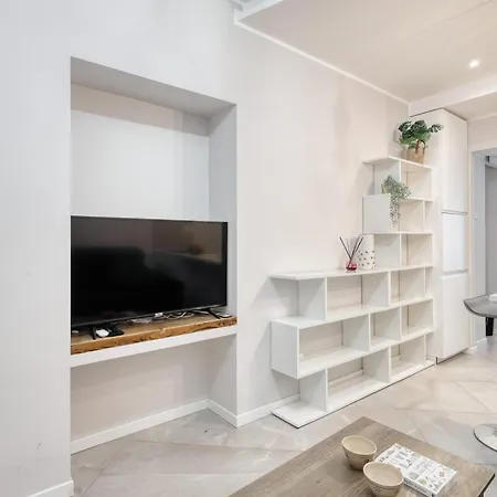 Joivy Modern Centre Flat Apartment Milan