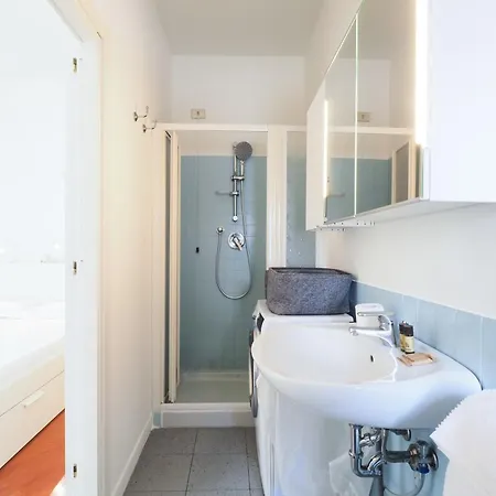 Daire Cozy One Bedroom Close To Porta Venezia Milano