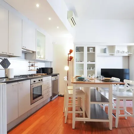 Cozy One Bedroom Close To Porta Venezia Daire *