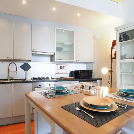 Cozy One Bedroom Close To Porta Venezia Daire