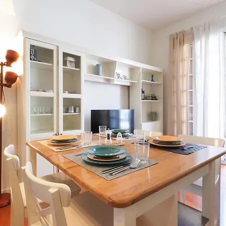 Daire Cozy One Bedroom Close To Porta Venezia *