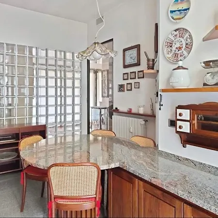 Elegante Attico Con Terrazza - Porta Venezia Apartment Milan