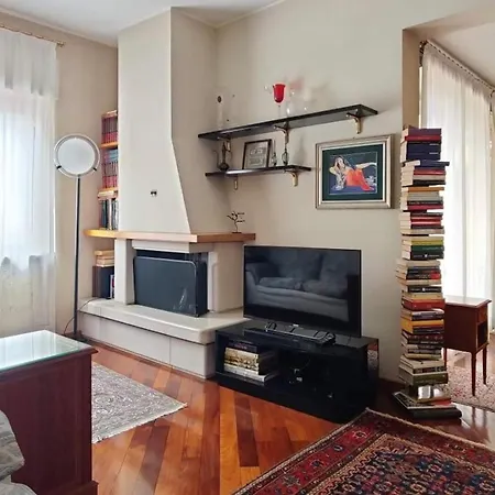 Elegante Attico Con Terrazza - Porta Venezia Appartement